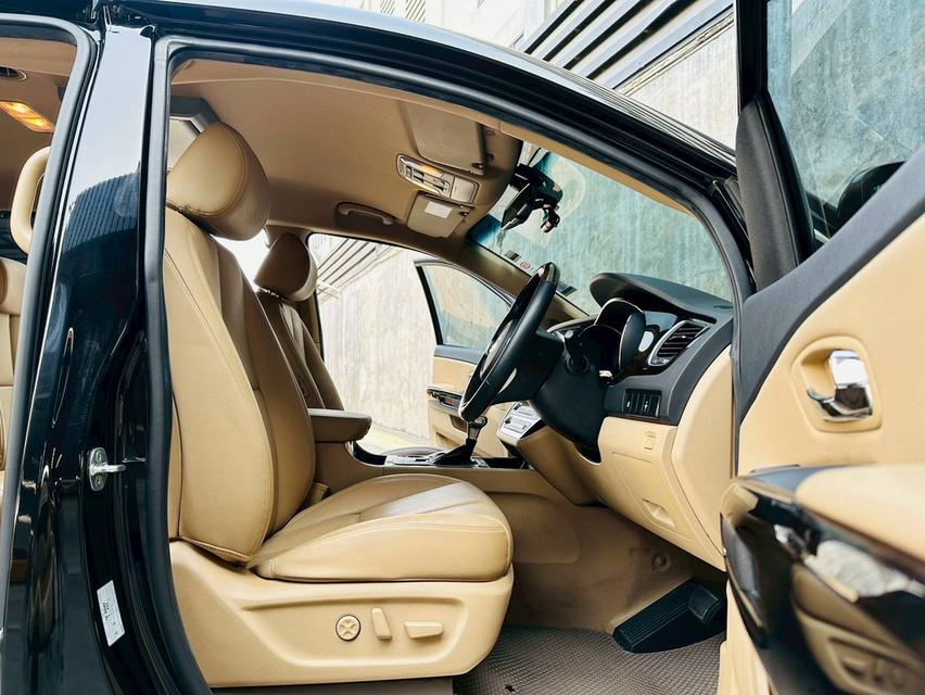 ขาย Kia Grand Carniva 2.2EX ปี20 12
