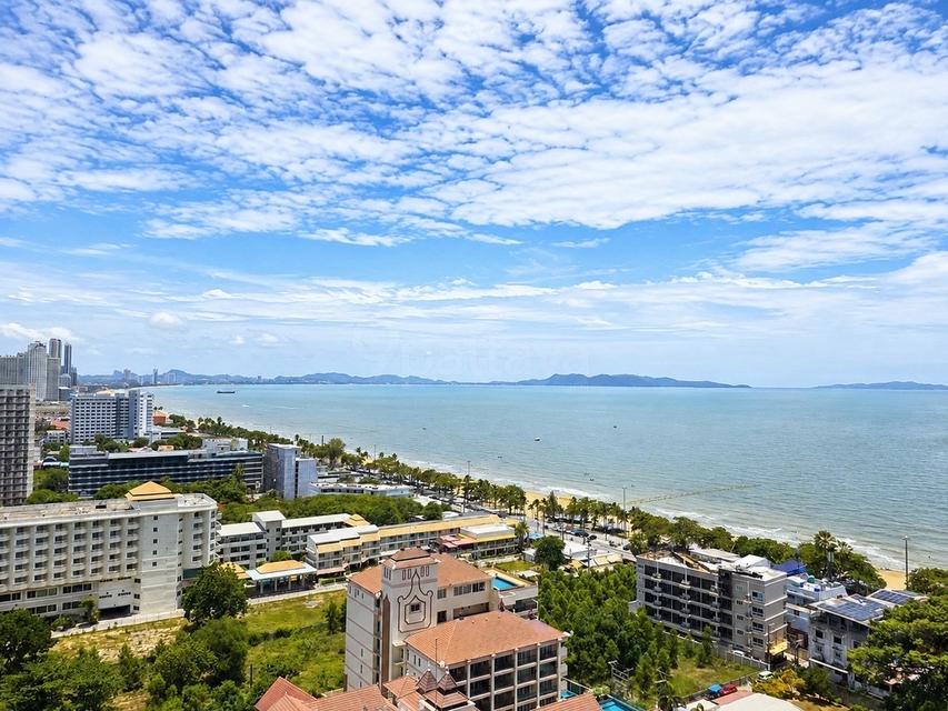 Urgent Sale — 1-Bedroom Condo at Copacabana JomtienUrgent sale at Copacabana Jomtien, a luxury beachfront condominium in Jomtien. Multiple high-floor 9