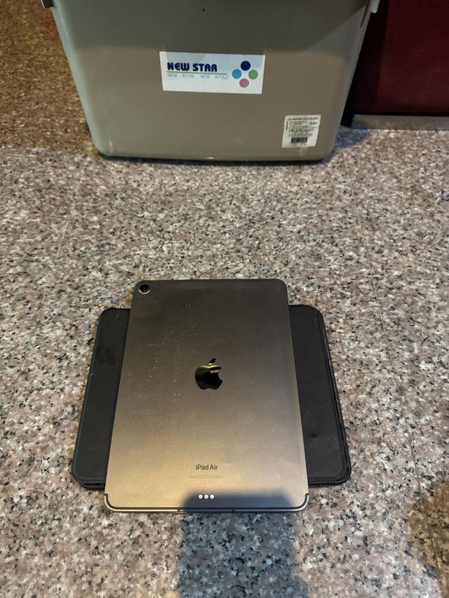 ขายๆๆๆถูกๆๆiPadAir5 M1 สีSpace Gray 256กิ๊ก Wifi Celluer ใส่ซิมได้ถูกๆๆ สภาพ: 90% ราคา: 4500 มารับเอง 3990 จากกระทู้เดิมมา4000ละคับ ( ขอคนที่พร้อมร