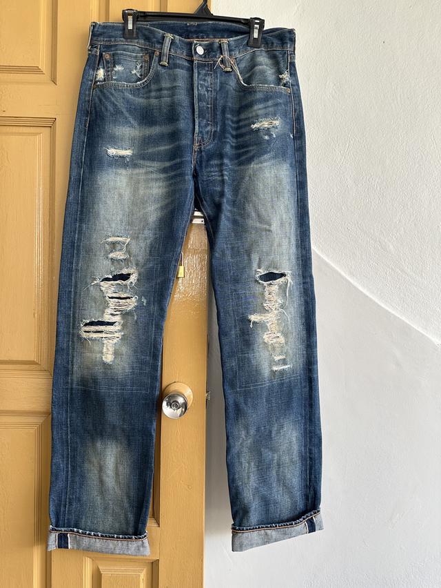 Levi’s ริมแดง