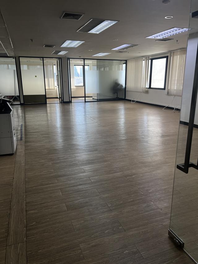 Office space for Rent on Asoke- Ocean Tower 2,   313.61 Sqm. 75/23 (17D) 1