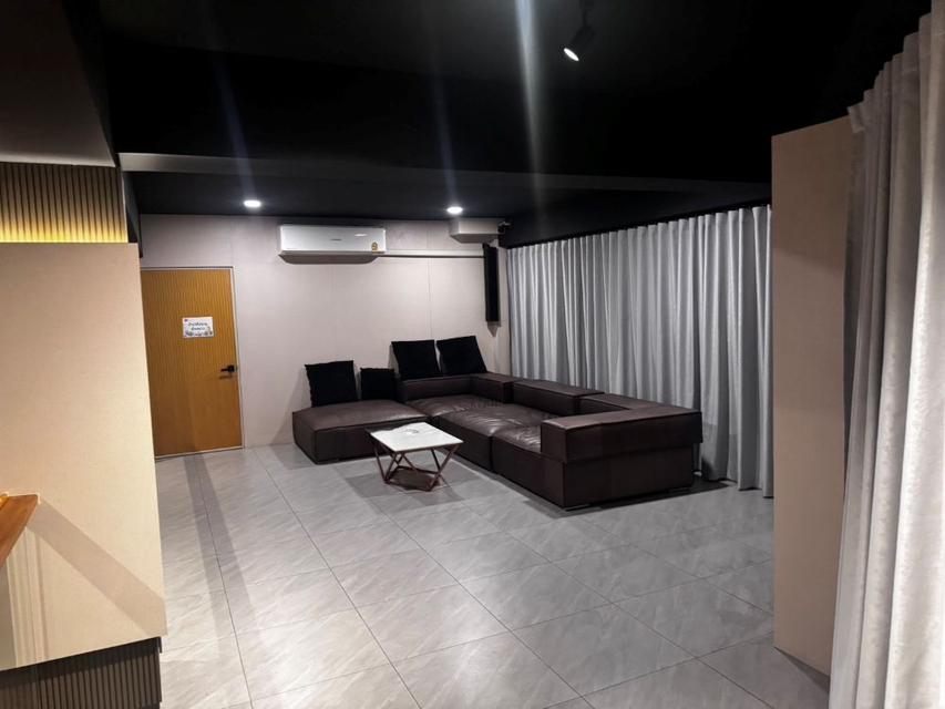 ขาย/ให้เช่าอาคารสำนักงาน 5 ชั้น 1 งาน 44 ตร.ว. ศรีนครินทร์-พัฒนาการ 10
