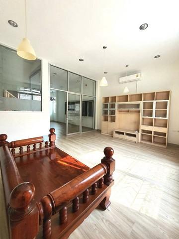 ห้เช่า HOME OFFICE บ้านกลางเมือง แยกรัชดา-ลาดพร้าว ห่างจาก MRT ลาดพร้าว 500 เมตร จดทะเบียนบริษัทได้ 6