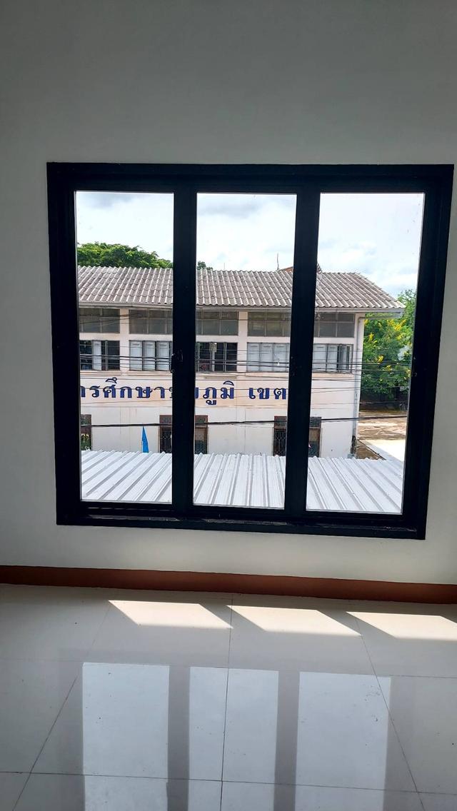 อาคารพาณิชย์ 2 ชั้น ด้านหน้ากว้าง 2 คูหา 2 ห้องนอน 3 ห้องน้ำ 1 ห้องครัว 9