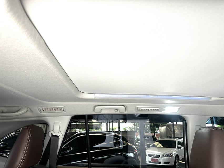 2023 TOYOTA INNOVA ZENIX 2.0 HEV PREMIUM ไมล์น้อย 13