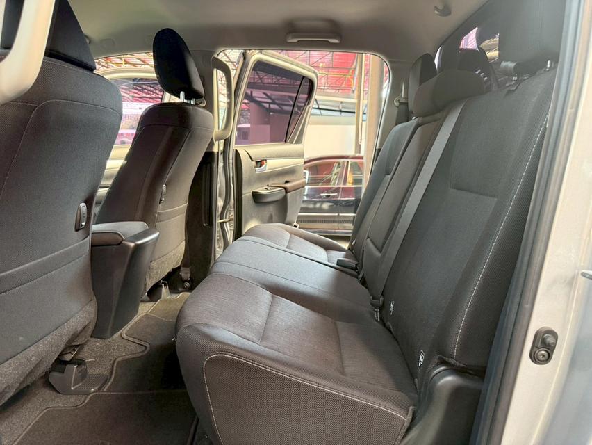 TOYOTA REVO 2.4 MID PRERUNNER DOUBLECAB ปี2022รถบ้านแท้ เกียร์ออโต้ ออพชั่นแน่นๆ ไมล์น้อย 12