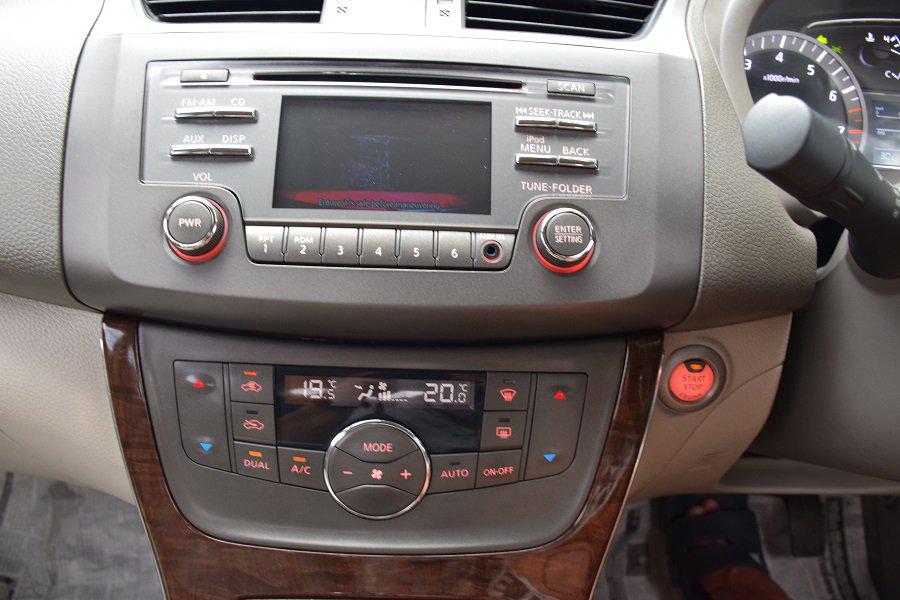 รถสวยปี 2012 / จ่าย 99 บาท / ออกรถได้เลย / นิสสัน เซลฟี่ 1.8V /สีแดง ออโต้ /CD MP3 โทร0957401229 ไอดีไล UTBP สวยตรงปก  / 4