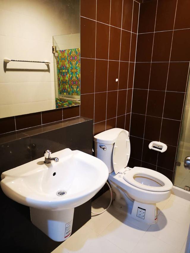 ให้เช่าบ้านเดี่ยวใหม่ 2 ชั้น หมู่บ้านวราบดินทร์ ลำลูกกาคลอง 5 ปทุมธานี  หลังมุม พท.100 ตรว.4นอน 3 น้ำ จอดรถ 4 คัน  มีเฟอร์+เครื่องใช้ไฟฟ้าพร้อมอยู่  ต 10