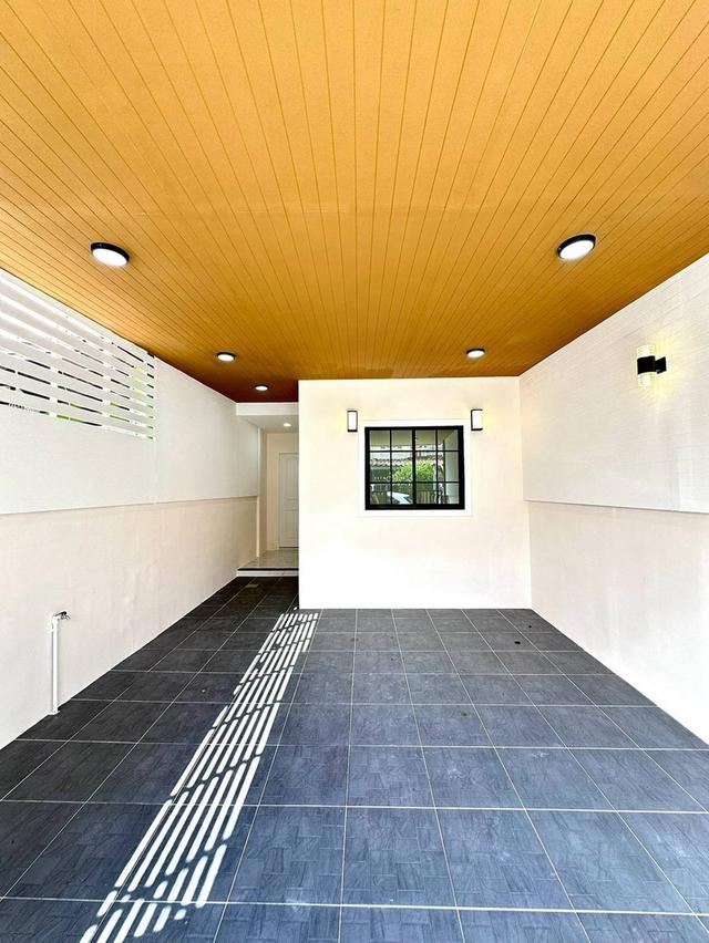 หมู่บ้านบัวทอง2  ติดรถไฟฟ้าสายสีม่วง สถานีคลองบางไผ่ ทาวน์เฮาส์ 2 ชั้น   ตกแต่งใหม่พร้อมอยู่ 2