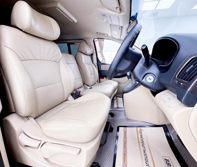 HYUNDAI H-1 2.5 DELUXE A2 2018  8