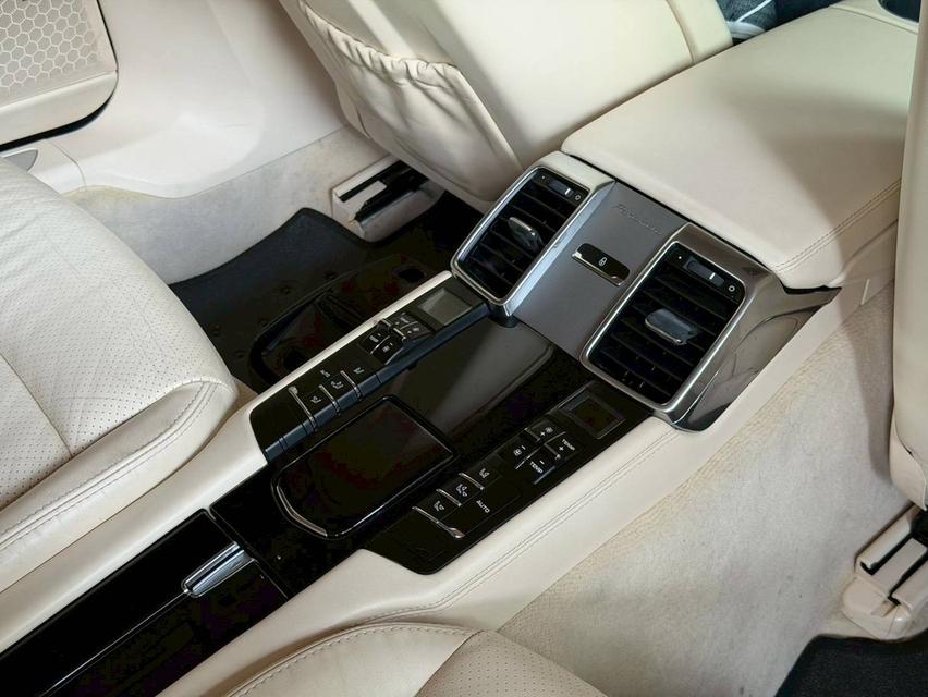 Panamera 3.0 Diesel V6 AT รูปที่ 16