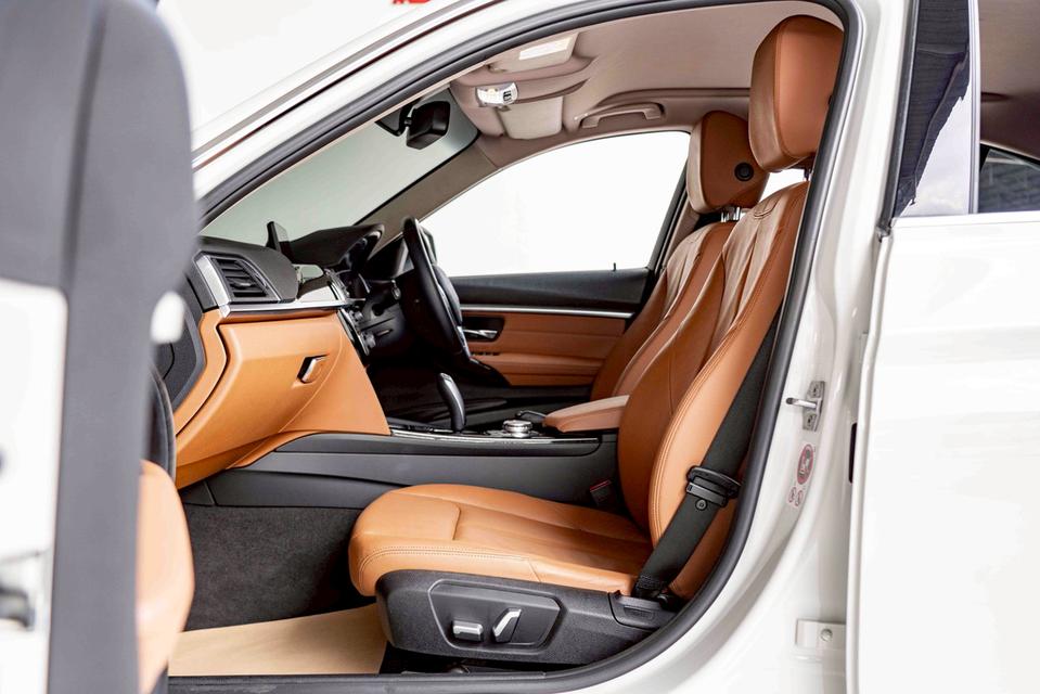 รหัสรถ NP8753  BMW F30 320d LUXURY LCI ปีรถ : 2017 รูปที่ 14