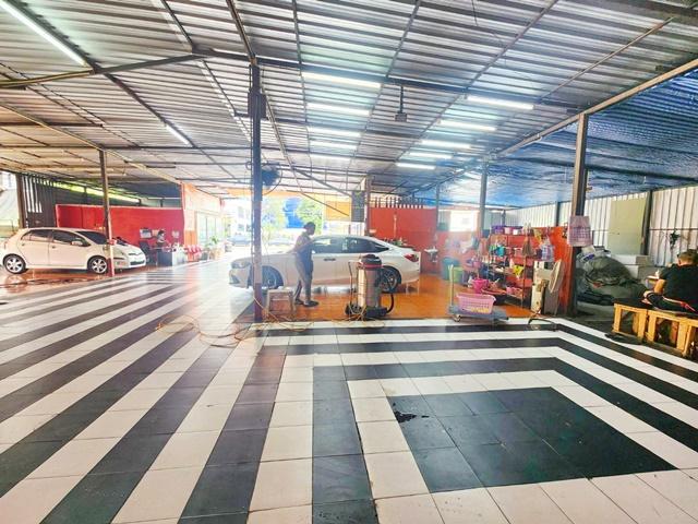 โชว์รูม ร้านค้าที่พักลูกค้า 1 ไร่ 1,600ตร.ม. ห้องเคลือบแก้ว 6นอน 6น้ำ เดอะมอลล์บางกะปิ 1กม. ใกล้ศูนย์การค้าบางกะปิ 8