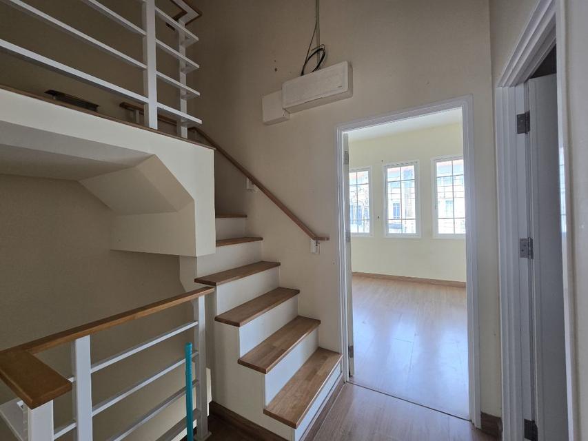 ขายทาวน์เฮ้าส์ 2 ชั้น หมู่บ้านโกลเด้นส์ทาวน์ บางนา-สวนหลวง 21.2ตร.วา 6