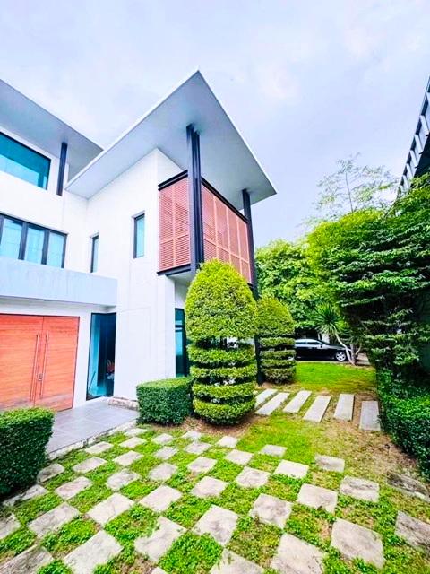 สมาคมชาวปักษ์ใต้ 1กม.ถ.ให้เช่าคฤหาสน์ 3 ชั้น 102ตร.วา.308 ตร.ม.MRT หลักสอง 4.5 กม ติดถนนใหญ่ 3นอน 4น้ำ 5