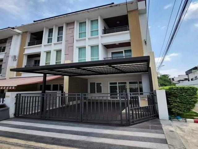 ให้เช่าทาวน์โฮม หลังมุม ซอยลาดพร้าว 84 หมู่บ้าน กลางเมือง S-Sense พระราม9-ลาดพร้าว ถนนประดิษฐ์มนูธรรม ซอย3 1