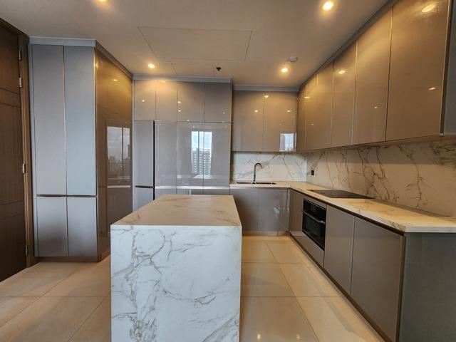 The Esse at Singha Complex 2 bedrooms for rent close to MRT and Airport Link 3