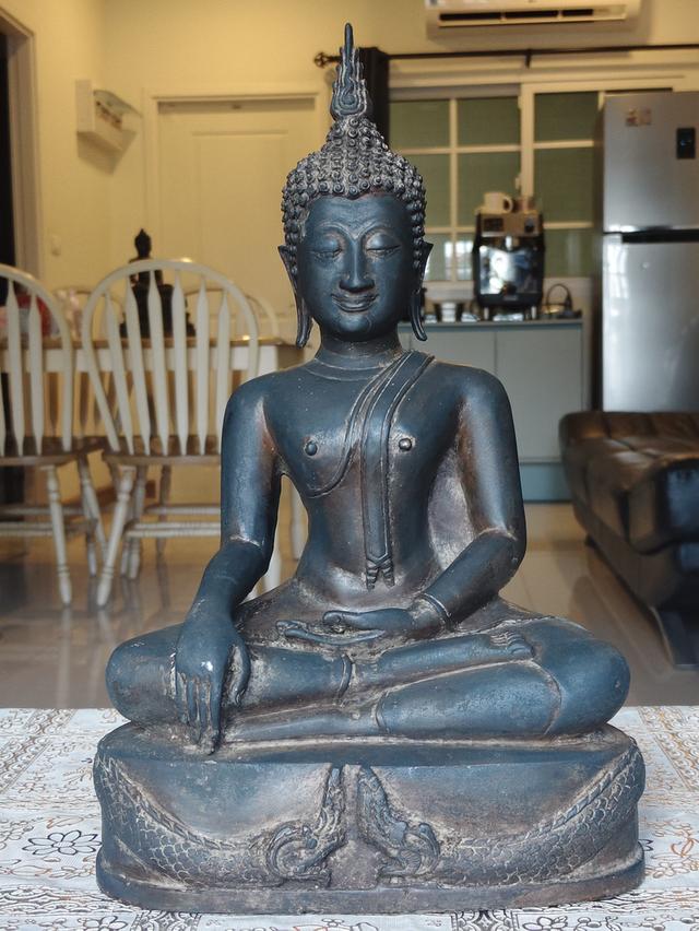 พระบูชาเก่าฐานกว้าง9" มีพญานาคคู่