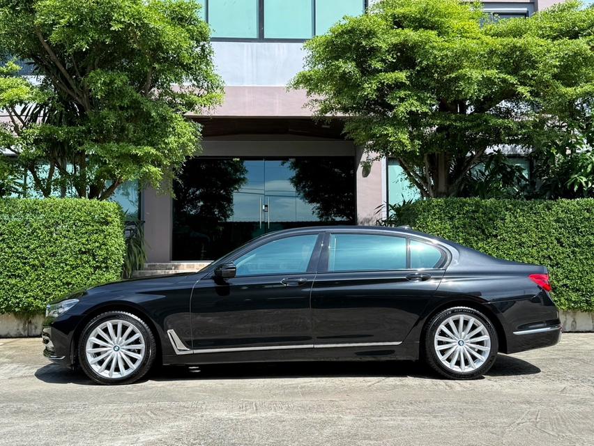 2017 BMW SERIES7 740LI G12 รถมือเดียวออกป้ายแดง รถวิ่งน้อย เข้าศูนย์ทุกระยะ ไม่เคยมีอุบัติเหตุครับ 4