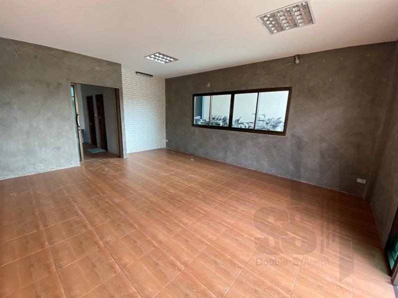 #ให้เช่าโกดังบางพลีใหญ่  สมุทรปราการ ขนาด 2,400 ตร.ม  มีออฟฟิส 2 ชั้น มีห้องพักจำนวน 9 ห้อง  3