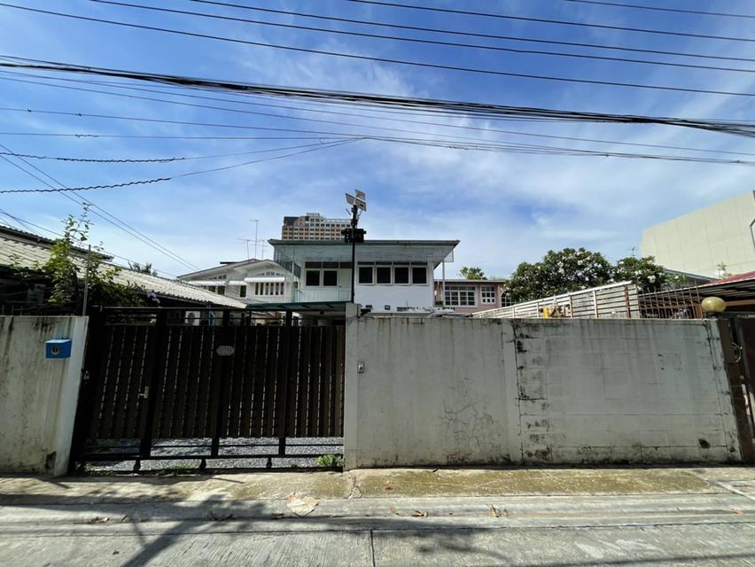 บ้านเดี่ยว 2 ชั้น 5 นอน 2 ห้องน้ำ 98 ตร.วา  2