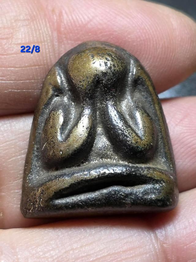ขายพระบ้านเก่าเก็บสภาพดีมีหลายแบบ