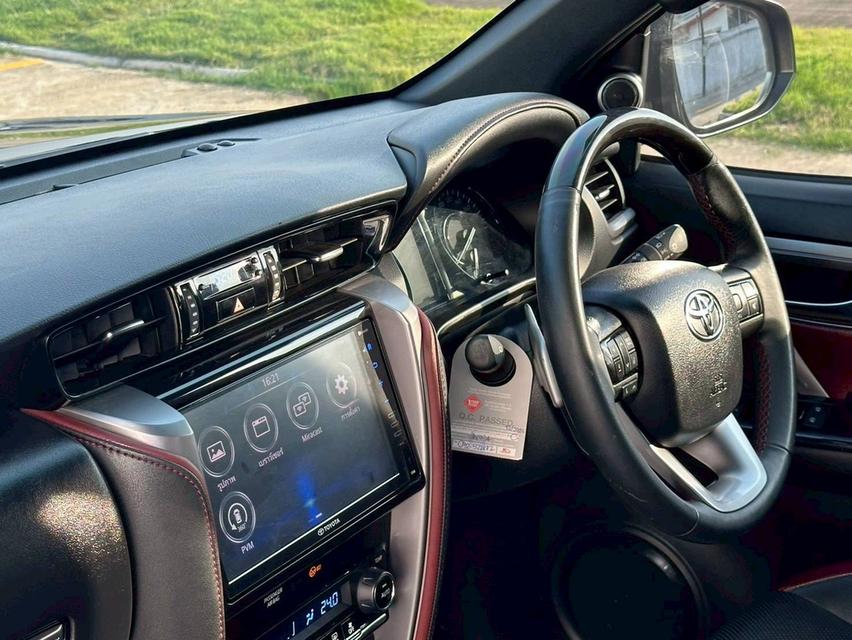 Toyota Fortuner 2.4 Legender 2WD ปี 2021 13