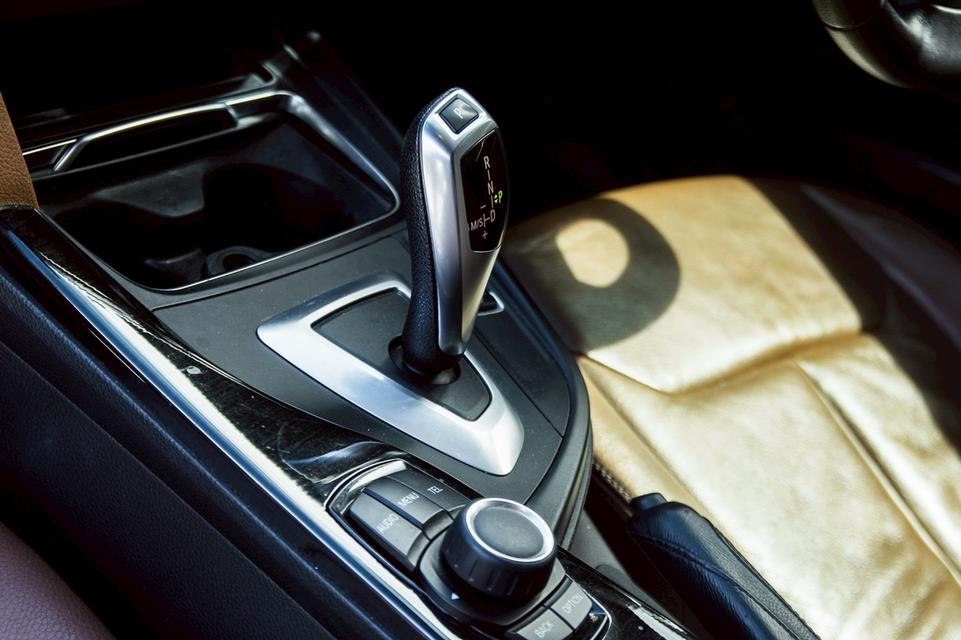 BMW 320d Luxury ปี 2017 ไมล์ 19x,xxx 20