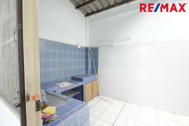 ทาวน์เฮ้าส์สุชาเพชรเกษม112 หนองแขมสาย4 ต่อเติมแล้ว 3ชั้น 18.2วา ใกล้มหาวิทยาลัยธนบุรี เดอะมอลล์บางแค บ้านสภาพดี โครงสร้างแข็งแรง ราคา 1.79ล้านบาท 10