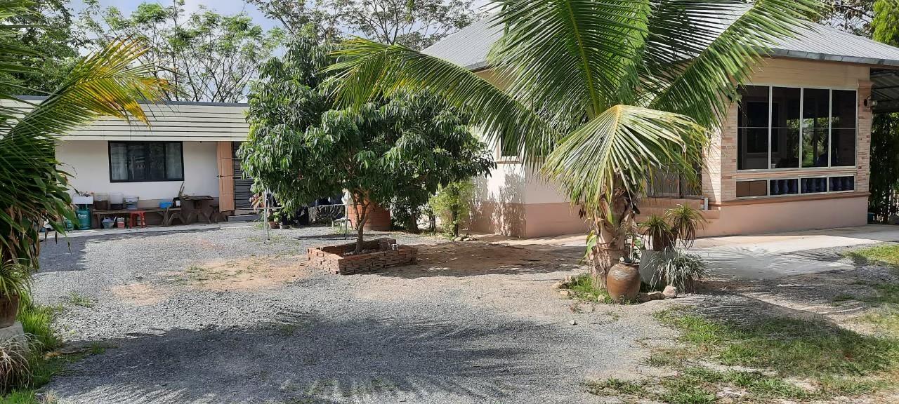 ขายบ้านพร้อมที่ดิน