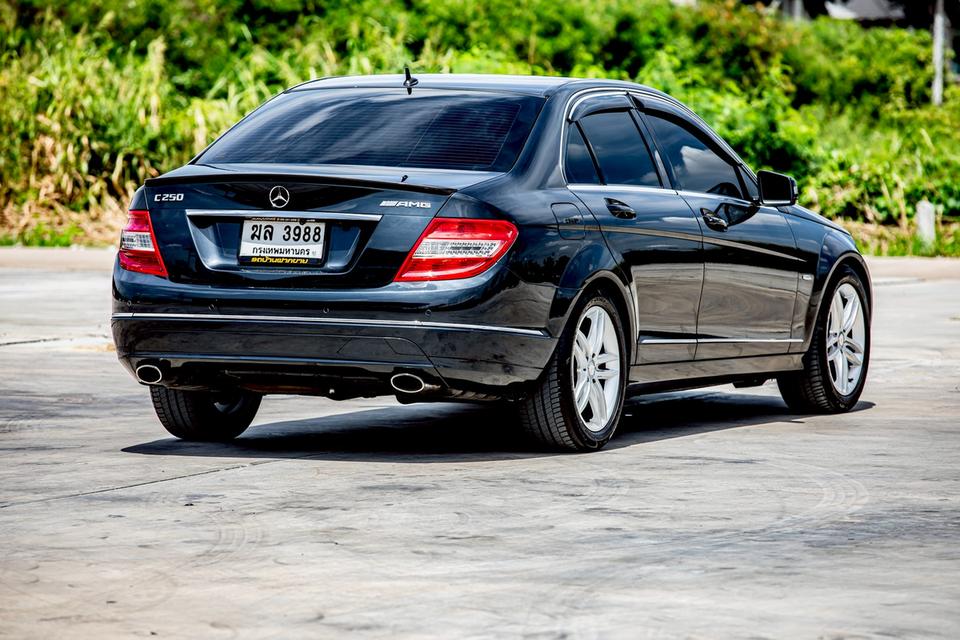 Benz C250 ปี 2013 สีรถสวย สภาพดีมากๆ  6