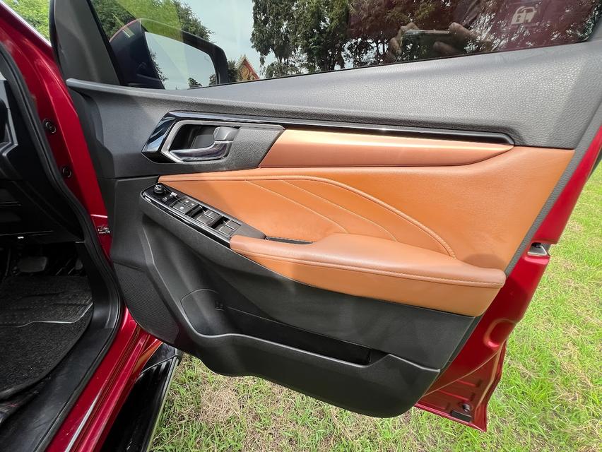 รถยนต์ Isuzu MU-X Ulitmates 3.0 4x2 ปี 2022 รูปที่ 16