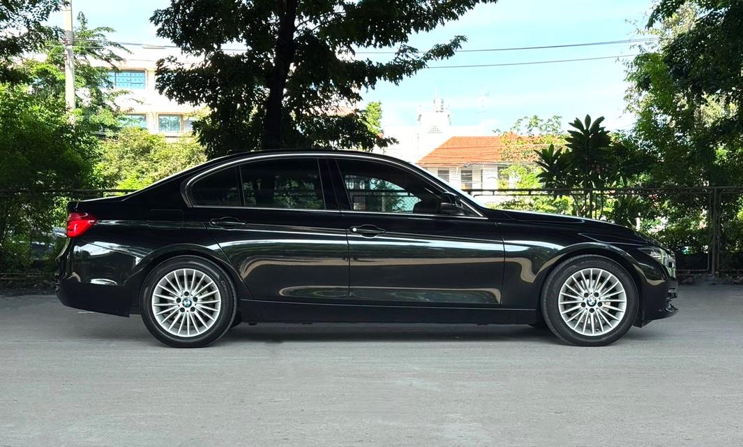 2018 BMW 320d LUXURY F30 ฟรีดาวน์รถสวยจัดมือเดียว รูปที่ 5
