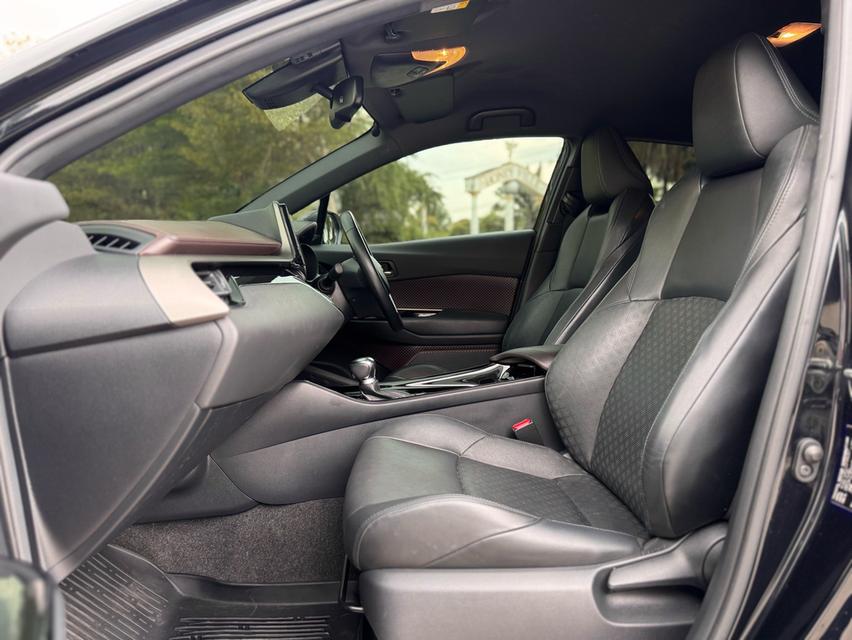 Toyota C-HR Hybrid  Y19 Wagon 4dr HV HI CVT FWD top  1.8 (Hybrid) (MNC). สีดำ ออโต้ 11