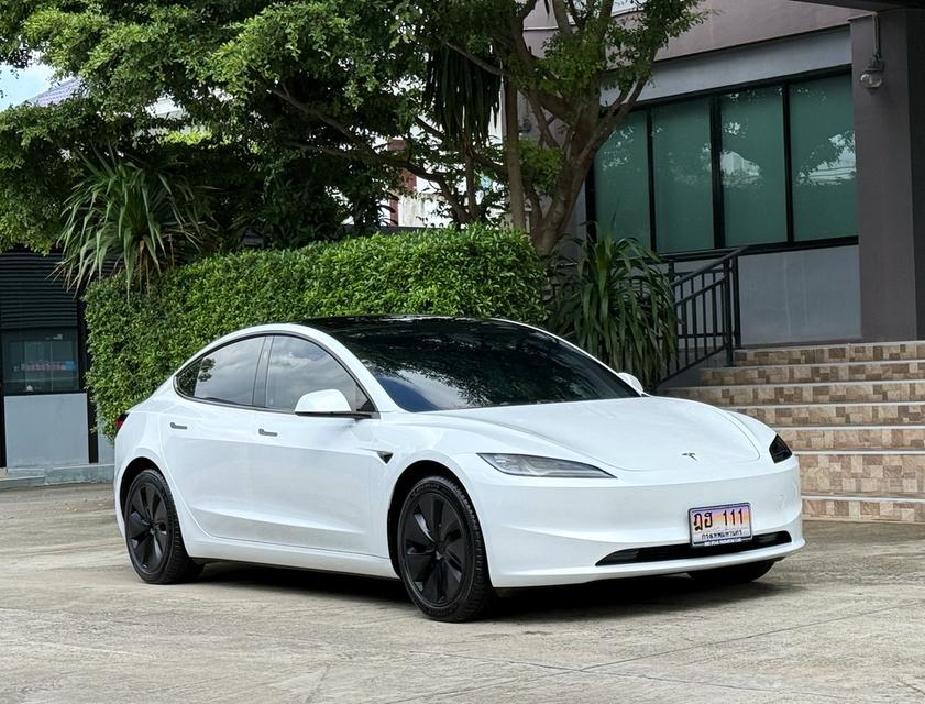 2024 TESLA MODEL 3 รถมือเดียวออกป้ายแดง สภาพป้ายแดง รถวิ่งน้อย เข้าศูนย์ตลอด รถไม่เคยมีอุบัติเหตุครับ