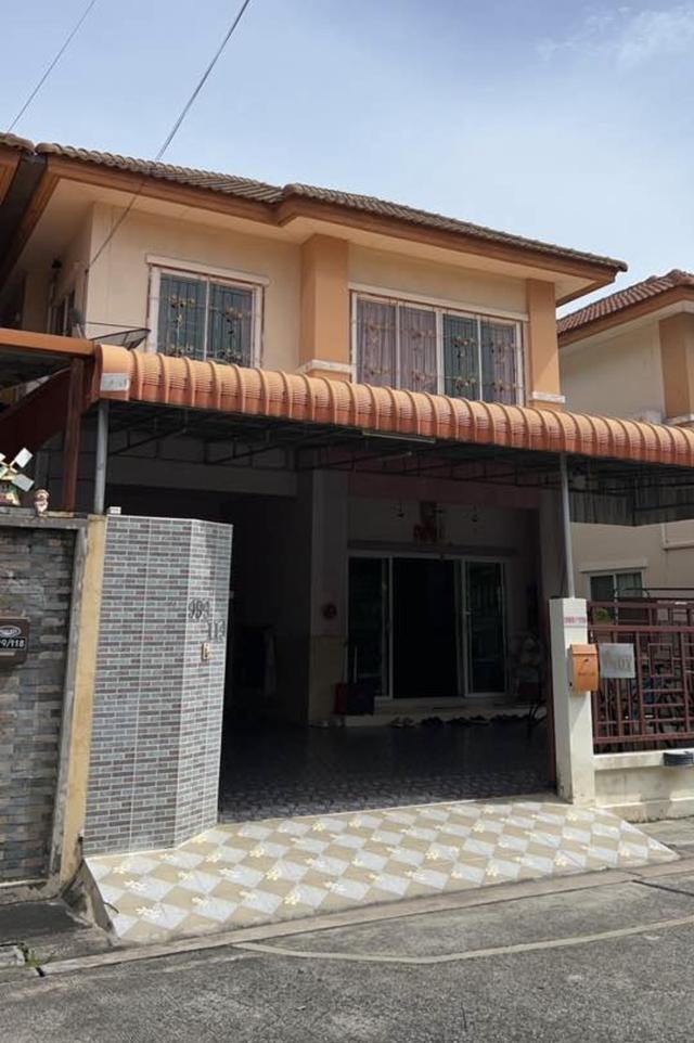 ขายบ้านแฝดหมู่บ้านปัญฐิญา แพรกษา 3 นอน 2 น้ำ 1 ครัว 2 จอดรถ 2