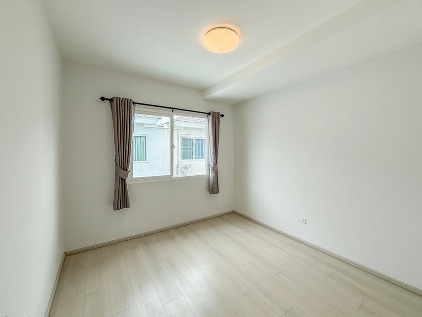 ขายบ้านแฝดมือสอง โครงการ วิลลาจจิโอ ปิ่นเกล้า-ศาลายา (Villaggio Pinklao-Salaya) เนื้อที่ 35 ตร.ว. ใกล้เซ็นทรัลศาลายา และจุดขึ้นทางด่วนศรีรัช 10