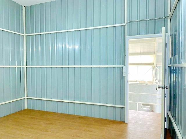 ให้เช่าโกดัง รถคอนเทนเนอร์ 20 ฟุต รร.นานาชาติ KIS 2.8 กม. สภาพใหม่พร้อมออฟฟิศ 66 ตร.วา. 265 ตร.ม. ลาดพร้าว85-95 MRT มหาด 8