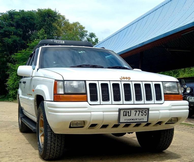  ขายรถ Jeep Grand Cherokee 4.0 สีขาว 