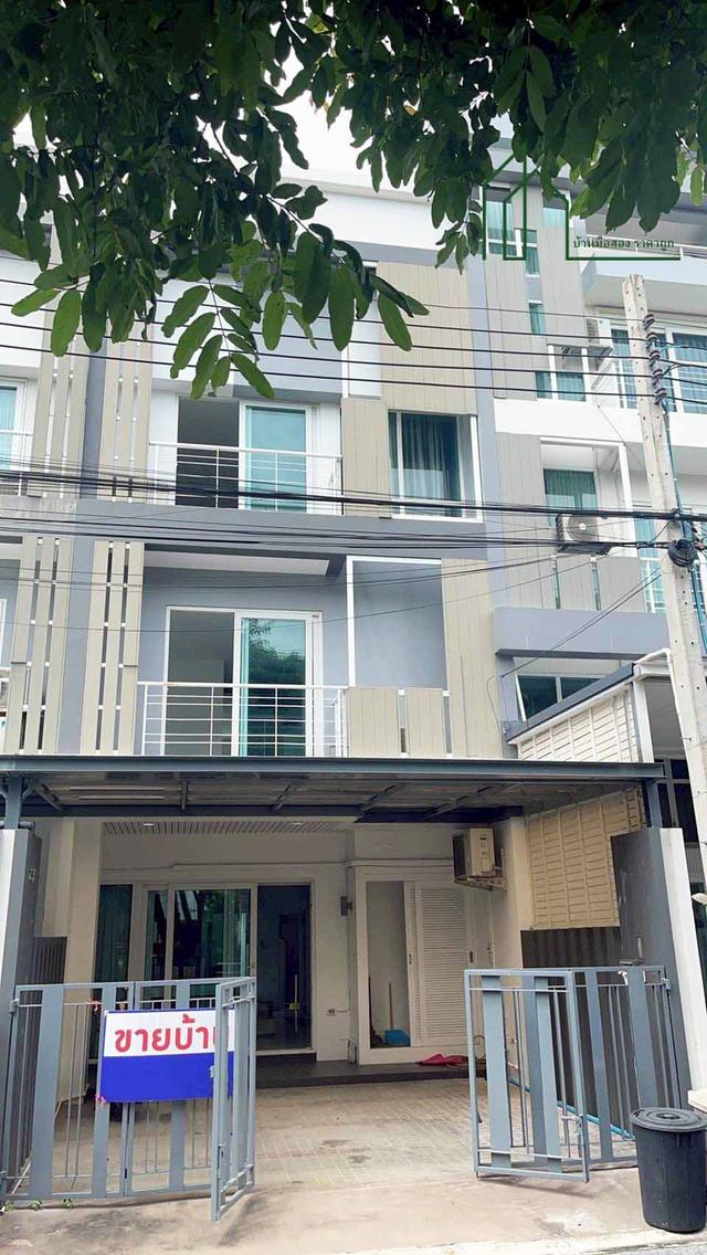 ทาวน์โฮม 3 ชั้น หมู่บ้าน Space ลาดพร้าว-เหม่งจ๋าย 