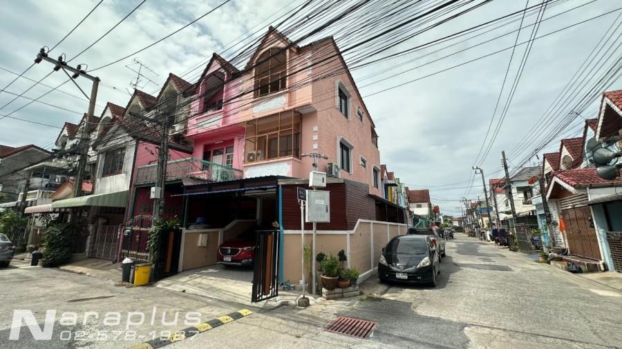 Listing No.68020218 : ขายทาวน์โฮม 3 ชั้น (หลังมุม) โครงการบ้านราณี 5 เกษตร-นวมินทร์ บนที่ดินขนาด 24 ตร.ว. ถนนสุคนธสวัสดิ์ 1  ลาดพร้าว กรุงเทพ 3