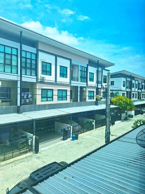 เช่าทาวน์โฮม 3ชั้น ใหม่ 220 ตร.ม. แจส เออร์เบิน ศรีนครินทร์ 2.6 กม.สุขุมวิท113 MRT ศรีเทพา 1กม. 3นอน 3น้ำ อิมพีเรียลเวิล 1