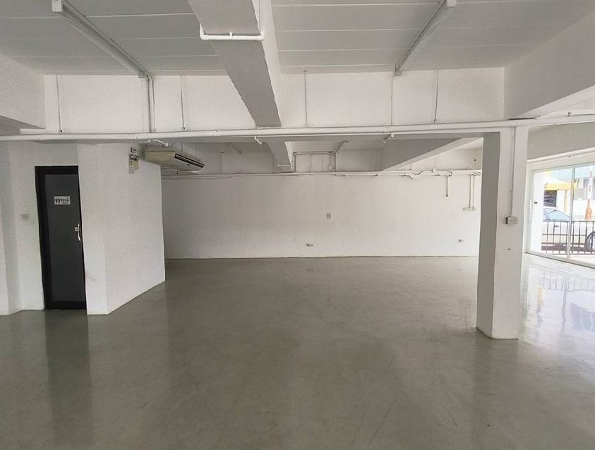 ให้เช่าอาคารสำนักงาน 3 ชั้น พื้นที่ใช้สอย 1250 ตารางเมตร ทำเล ริมถนนวิภาวดี-รังสิต ใกล้เซียร์รังสิต / พื้นที่จอดรถ 15 คัน 3