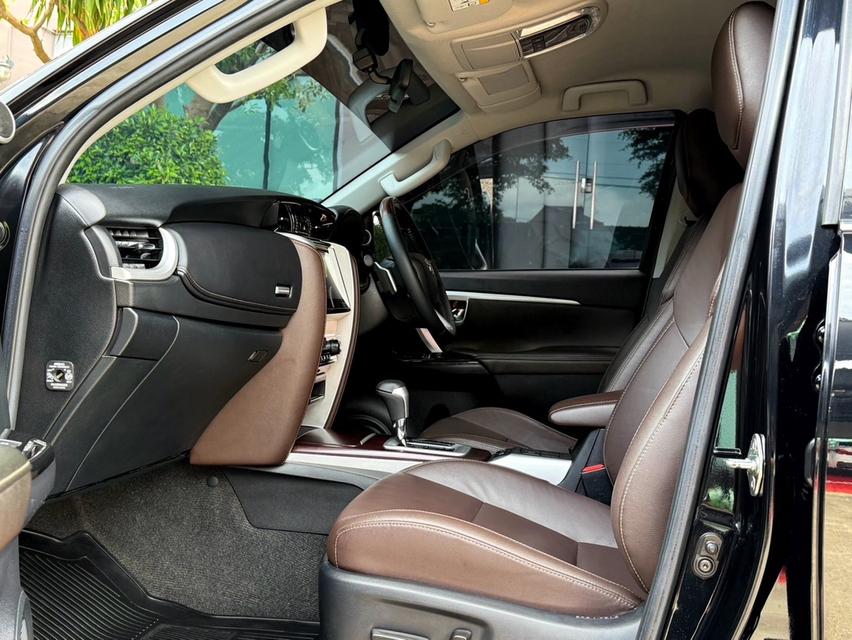 2020 TOYOTA FORTUNER 2.4 V รถสภาพสมบูรณ์ พร้อมใช้งาน รถวิ่งน้อย เข้าศูนย์ทุกระยะ ไม่เคยมีอุบัติเหตุครับ 12