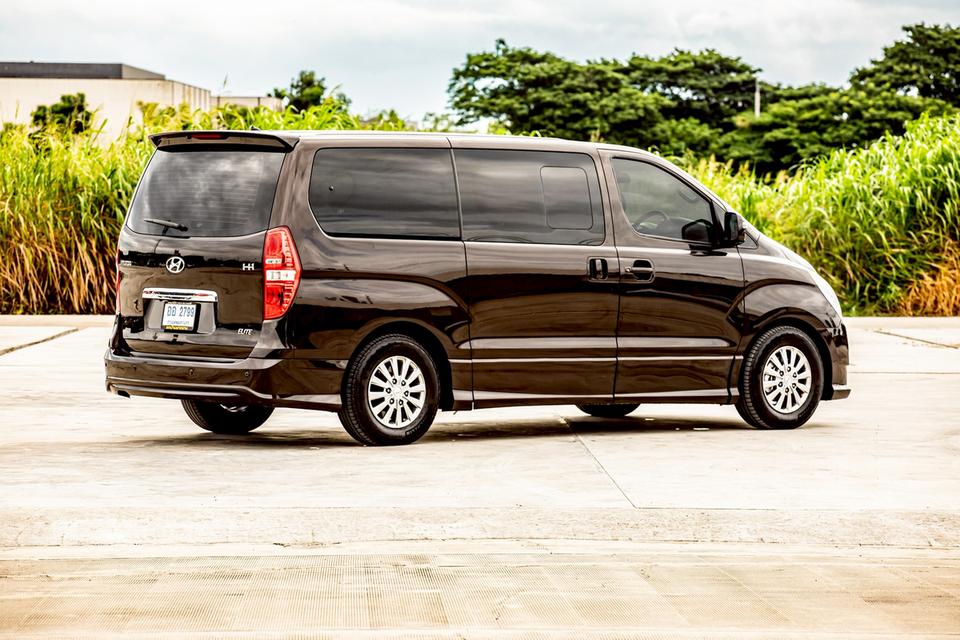 Hyundai H-1 ELITE 2.5 ดีเซล ปี 2016 สีน้ำตาล มือเดียวป้ายแดง  5
