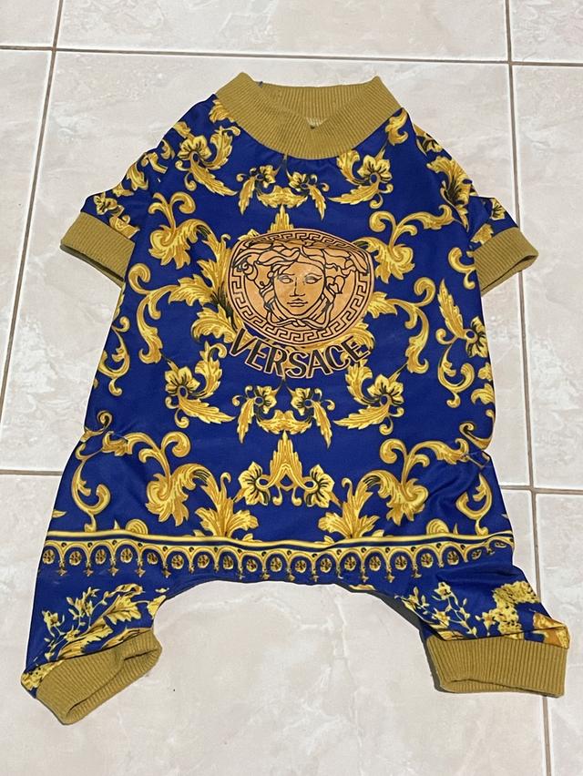 เสื้อผ้าสุนัขแบบ4ขา ลายVersace 2