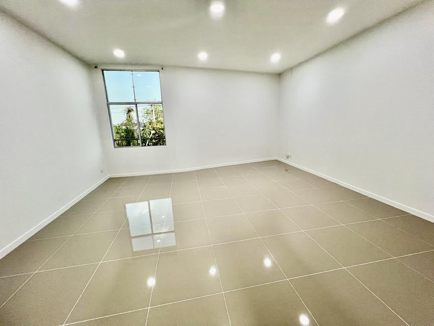 ขายอาคารพาณิชย์ 3 ชั้น ซอยกันตนา บางใหญ่ นนทบุรี 12