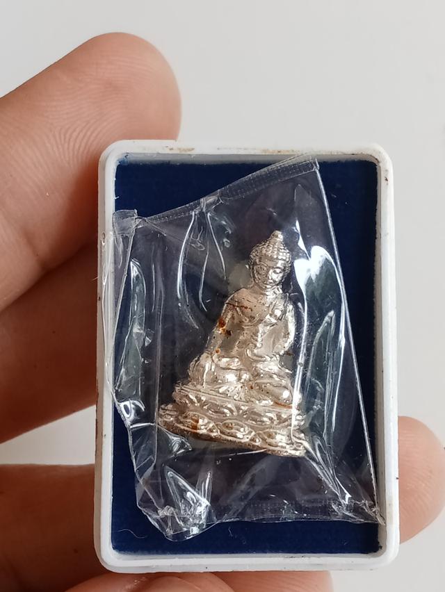 พระกริ่งชัยมงคลเนื้อเงินหลวงพ่อมุ่ยวัดดอนไร่แจกกรรมการปี2559พร้อมกล่องเดิม