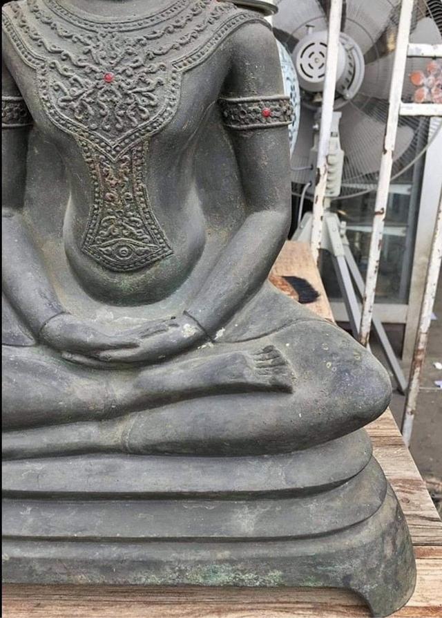 พระพุทธรูปโบราณ พระบูชาอยุธยาทรงเครื่อง หน้าตัก12นิ้ว ปางสมาธิ ฐานสามขา 5