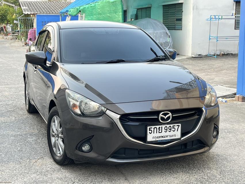 Mazda 2 ปี2016 มือเดียวป้ายแดงพร้อมใช้